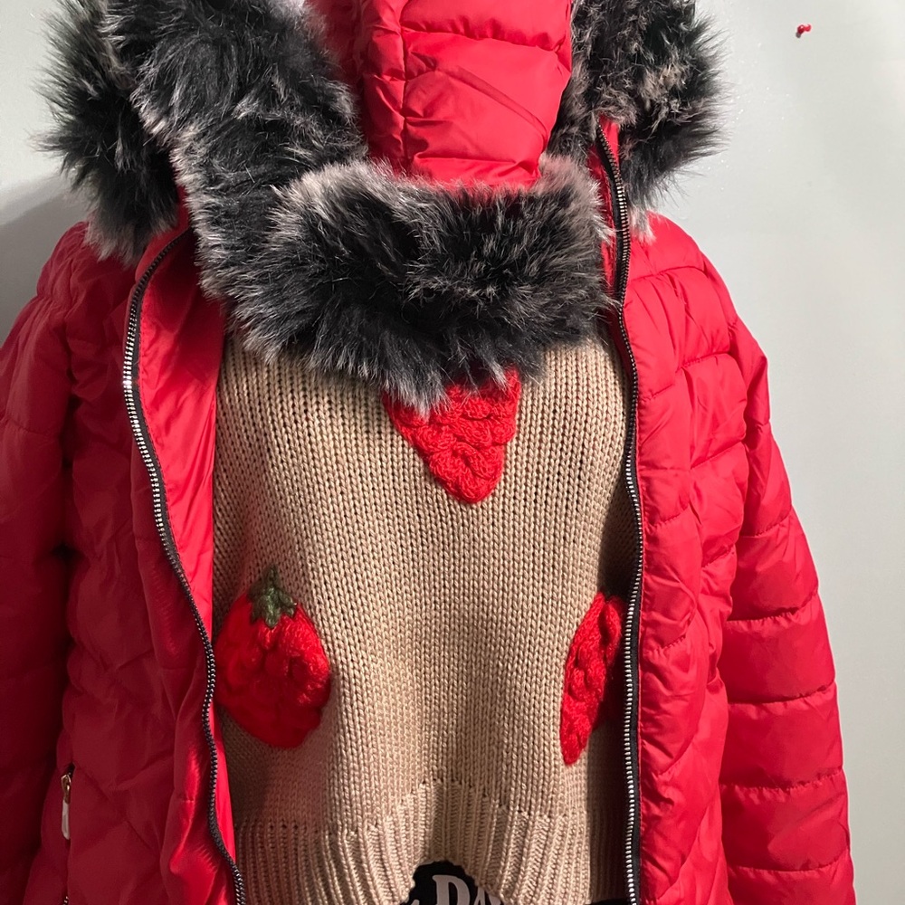 Cozy Red Puffer Jacket with Faux Fur Trim